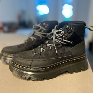 Selling this boots I have never used. Only wear them once.